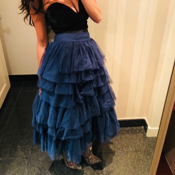 Beautiful Navy Dark Blue Carrie Bradshaw inspired skirt. - Picture 4 of 5